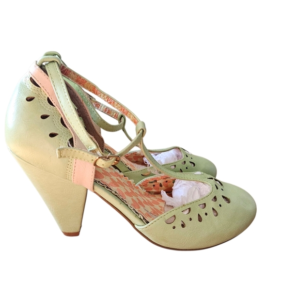 Bettie Page Vintage Style Leather Pastel Mint Green Pinup Feminine Heel Shoes 9 - Picture 5 of 10